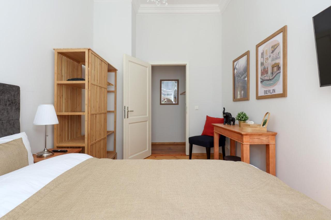 4 Personen Altbau nahe Kurfürstendamm Berlín Exterior foto